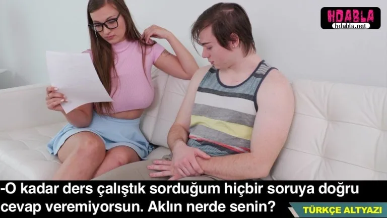kendisine ozel ders veren ogretmenin memelerine bakan serefsiz.jpg