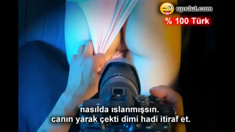 mankenlik cekimlerinde patronuna amcigi sulanip siktirdi.jpg
